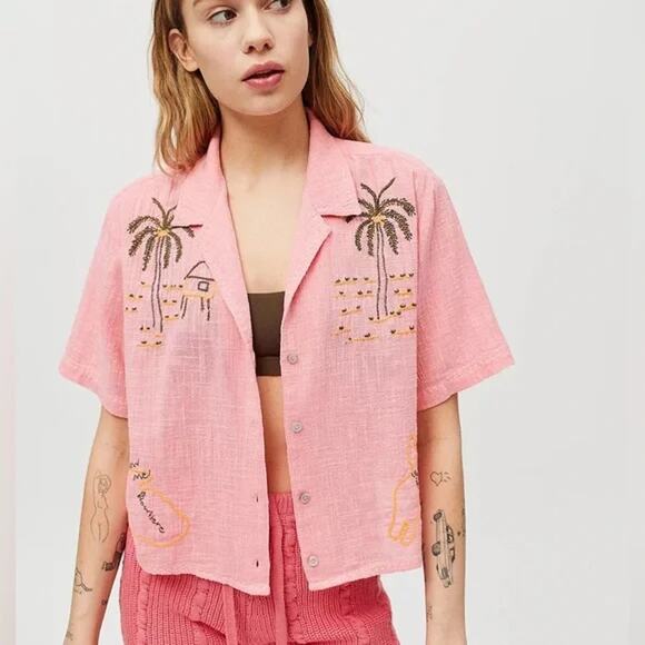 Urban Outfitters Sunshine Bowie Holiday Pink Embroidered Crop Shirt Top Size S - Picture 1 of 5